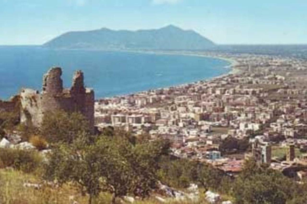 Art Deco City Center Near The Beach! Apartment Terracina Exterior photo